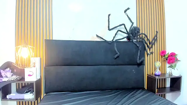 Ambber moon online show from 17, 10, 2025