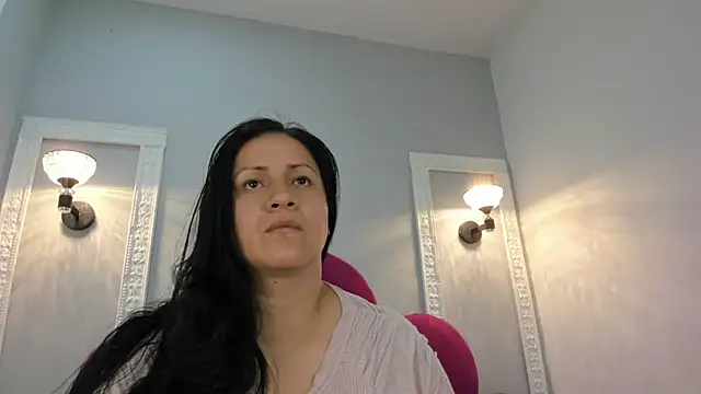 Ambber moon online show from 30, 10, 2025