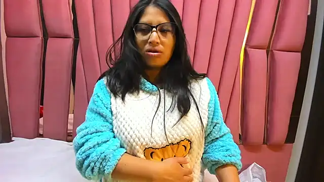 Miaa Smiith  online show from 11, 7, 2026