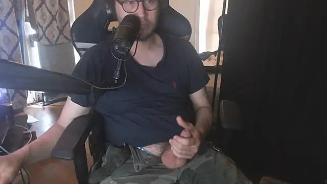chicostick413 online show from 25, 7, 2026