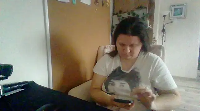 Snapshot of ReifeVenna chatting on 10, 12, 2024 ReifeVenna online show from 10, 12, 2024