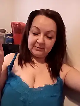 Snapshot of LoraCougar chatting on 28, 2, 2025 LoraCougar online show from 28, 2, 2025
