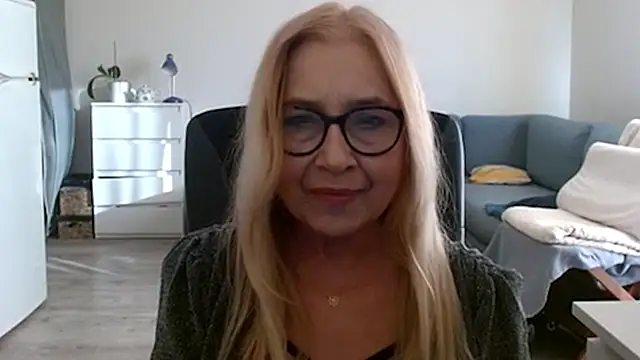 sofia xkiss online show from 22, 2, 2025