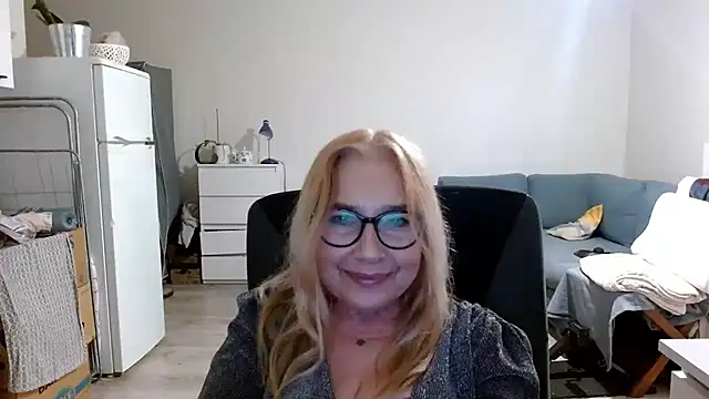 sofia xkiss online show from 2, 3, 2025