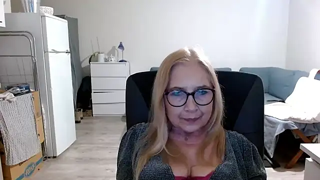 sofia xkiss online show from 4, 3, 2025