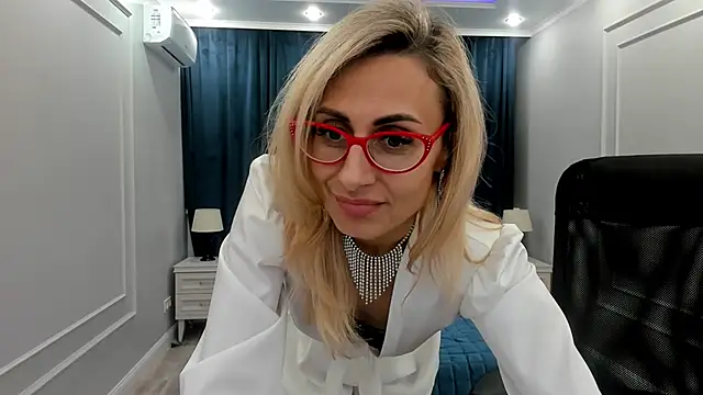 Snapshot of MuseOfStage chatting on 24, 1, 2025 MuseOfStage online show from 24, 1, 2025