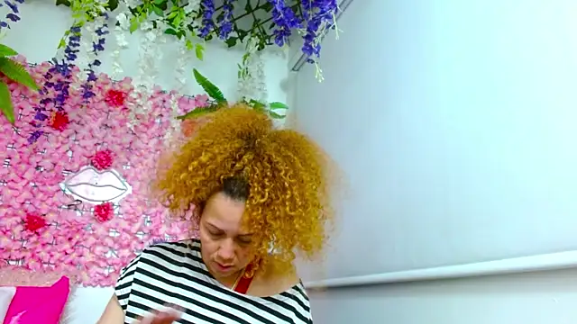 BLONDE SEXYHOT online show from 9, 10, 2025