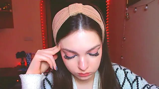 Snapshot of miss_merciless_ chatting on 19, 12, 2024 miss merciless online show from 19, 12, 2024