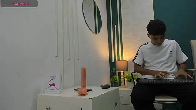 Snapshot of Austin_Cardieff chatting on 27, 12, 2024 Austin Cardieff online show from 27, 12, 2024