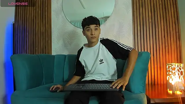 Snapshot of Austin_Cardieff chatting on 11, 1, 2025 Austin Cardieff online show from 11, 1, 2025