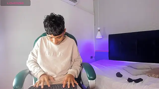 Snapshot of Austin_Cardieff chatting on 24, 1, 2025 Austin Cardieff online show from 24, 1, 2025