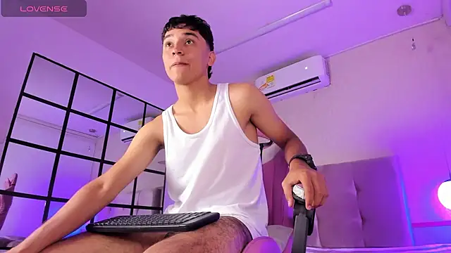 Snapshot of Austin_Cardieff chatting on 8, 2, 2025 Austin Cardieff online show from 8, 2, 2025