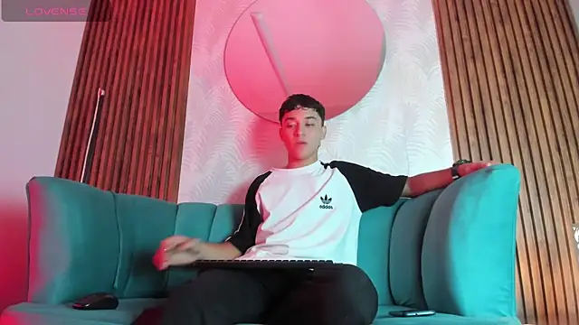 Snapshot of Austin_Cardieff chatting on 15, 2, 2025 Austin Cardieff online show from 15, 2, 2025