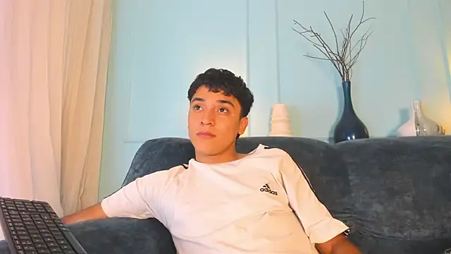 Snapshot of Austin_Cardieff chatting on 23, 2, 2025 Austin Cardieff online show from 23, 2, 2025