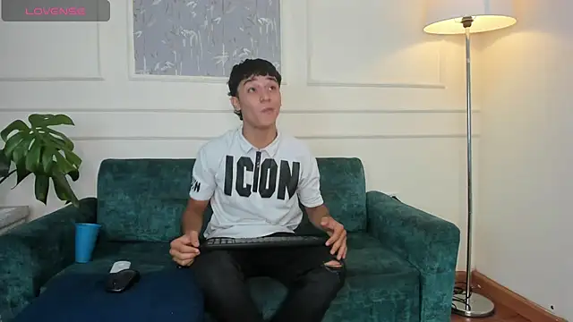 Snapshot of Austin_Cardieff chatting on 1, 3, 2025 Austin Cardieff online show from 1, 3, 2025