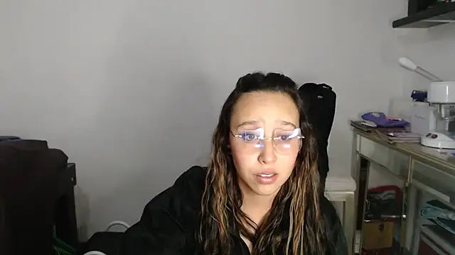 Snapshot of Skarlet_Adams28 chatting on 5, 3, 2025 Skarlet Adams28 online show from 5, 3, 2025