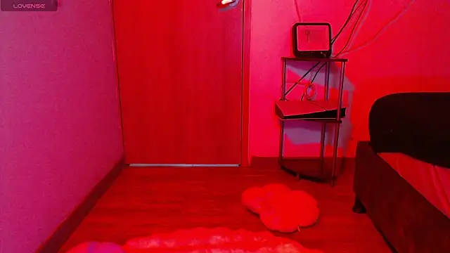 Skarlet Adams28 online show from 15, 10, 2025