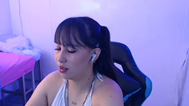 Skarlet Adams28 online show from 10, 6, 2026