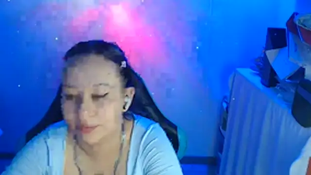 Skarlet Adams28 online show from 15, 7, 2026