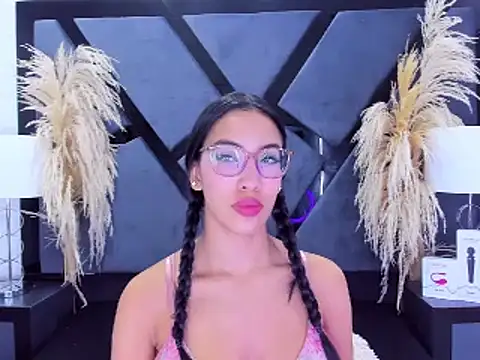 KylieWhite online show from 21, 2, 2025