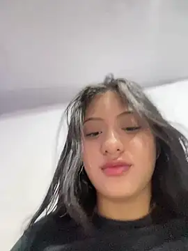 Snapshot of Estefanii- chatting on 27, 2, 2025 Estefanii- online show from 27, 2, 2025