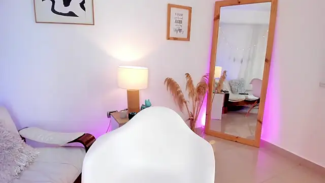 viooletaa online show from 13, 9, 2025