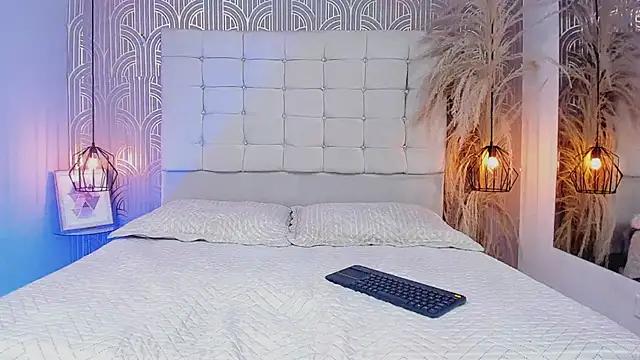 LeylaRangel online show from 4, 2, 2025