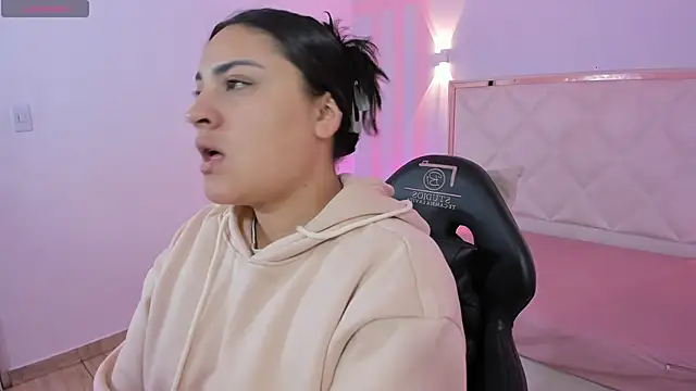 Brendda tay online show from 12, 4, 2026