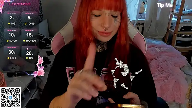 Snapshot of b1gBlushkk chatting on 14, 9, 2025 b1gBlushkk online show from 14, 9, 2025