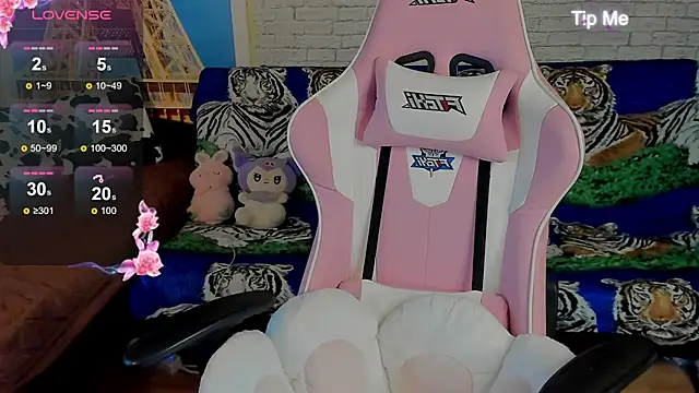 Snapshot of b1gBlushkk chatting on 4, 10, 2025 b1gBlushkk online show from 4, 10, 2025