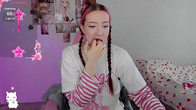 Snapshot of SweetieMollyy chatting on 18, 3, 2025 SweetieMollyy online show from 18, 3, 2025