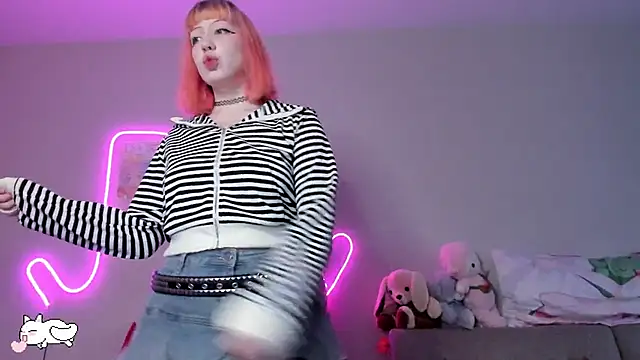 Snapshot of SweetieMollyy chatting on 10, 11, 2025 SweetieMollyy online show from 10, 11, 2025