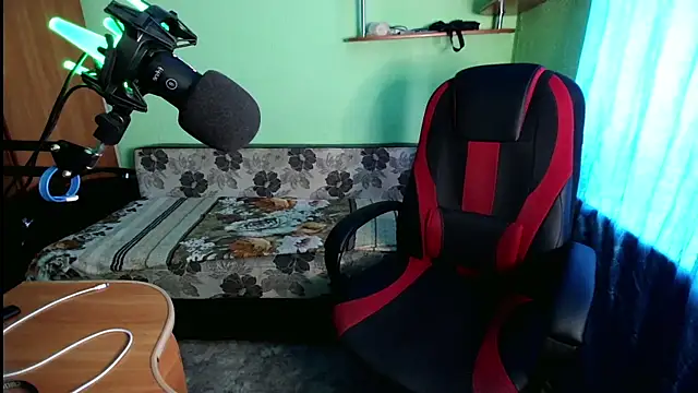 Snapshot of fameboyboo chatting on 24, 11, 2025 fameboyboo online show from 24, 11, 2025