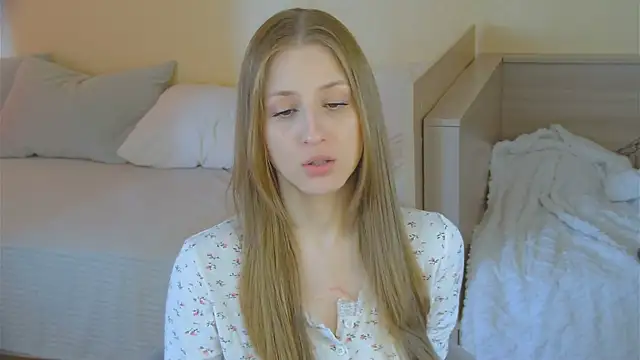 BritneyCruze online show from 14, 4, 2026