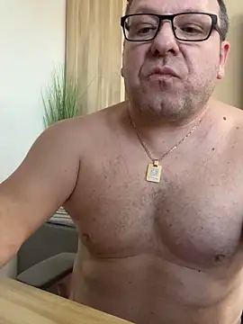 coupleLatinaLovers online show from 13, 1, 2025