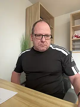 coupleLatinaLovers online show from 22, 1, 2025