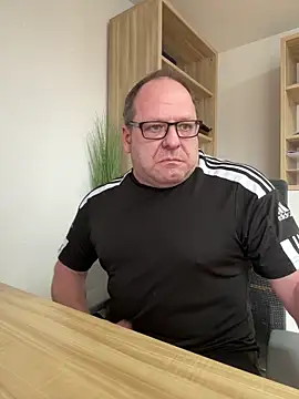 coupleLatinaLovers online show from 10, 2, 2025