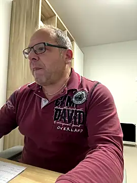 coupleLatinaLovers online show from 15, 10, 2025