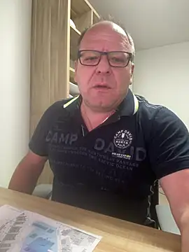 coupleLatinaLovers online show from 14, 4, 2026