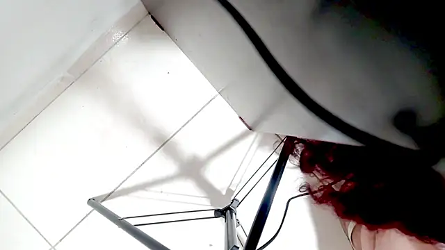 PetiteIvoryQueen19 online show from 18, 9, 2025