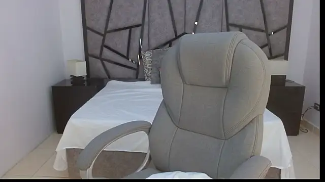Snapshot of adhara_cortez chatting on 19, 5, 2026 adhara cortez online show from 19, 5, 2026