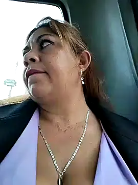 Snapshot of Laura-Hernandez chatting on 4, 12, 2024 Laura-Hernandez online show from 4, 12, 2024