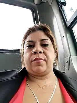 Snapshot of Laura-Hernandez chatting on 12, 12, 2024 Laura-Hernandez online show from 12, 12, 2024