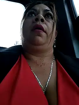 Snapshot of Laura-Hernandez chatting on 12, 12, 2024 Laura-Hernandez online show from 12, 12, 2024