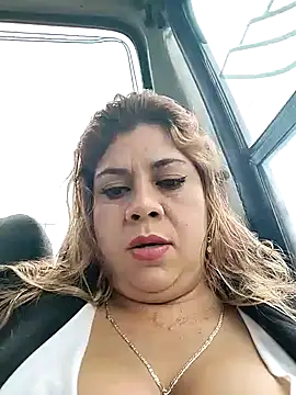 Snapshot of Laura-Hernandez chatting on 13, 12, 2024 Laura-Hernandez online show from 13, 12, 2024