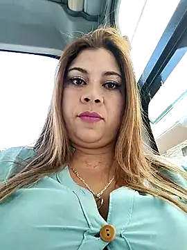 Snapshot of Laura-Hernandez chatting on 22, 12, 2024 Laura-Hernandez online show from 22, 12, 2024