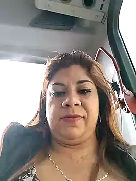 Snapshot of Laura-Hernandez chatting on 2, 1, 2025 Laura-Hernandez online show from 2, 1, 2025