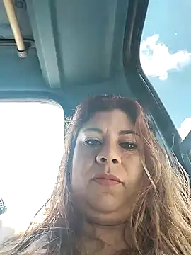 Snapshot of Laura-Hernandez chatting on 7, 1, 2025 Laura-Hernandez online show from 7, 1, 2025
