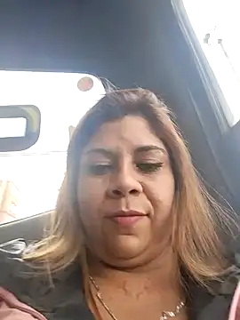 Snapshot of Laura-Hernandez chatting on 10, 1, 2025 Laura-Hernandez online show from 10, 1, 2025