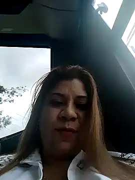 Snapshot of Laura-Hernandez chatting on 26, 1, 2025 Laura-Hernandez online show from 26, 1, 2025